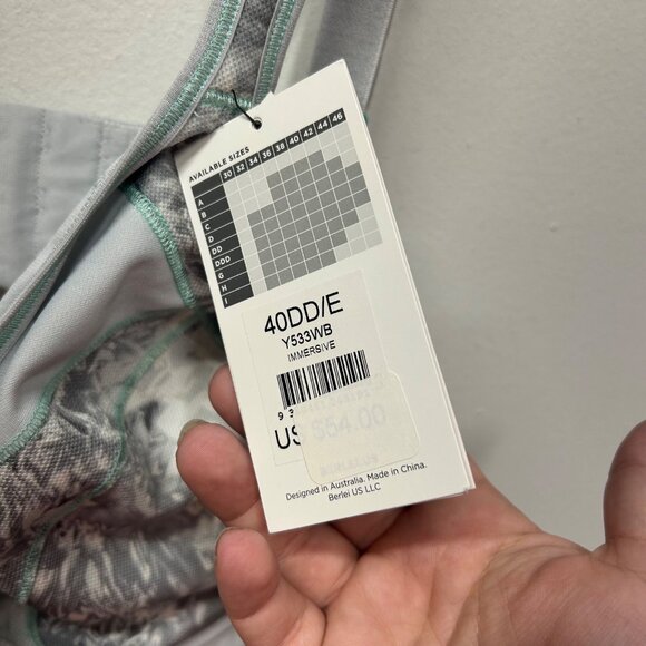 NWT Berlei SF2 Medium Impact Sports Bra 40DD Gray Floral Full Support Adjustable - Picture 4 of 11